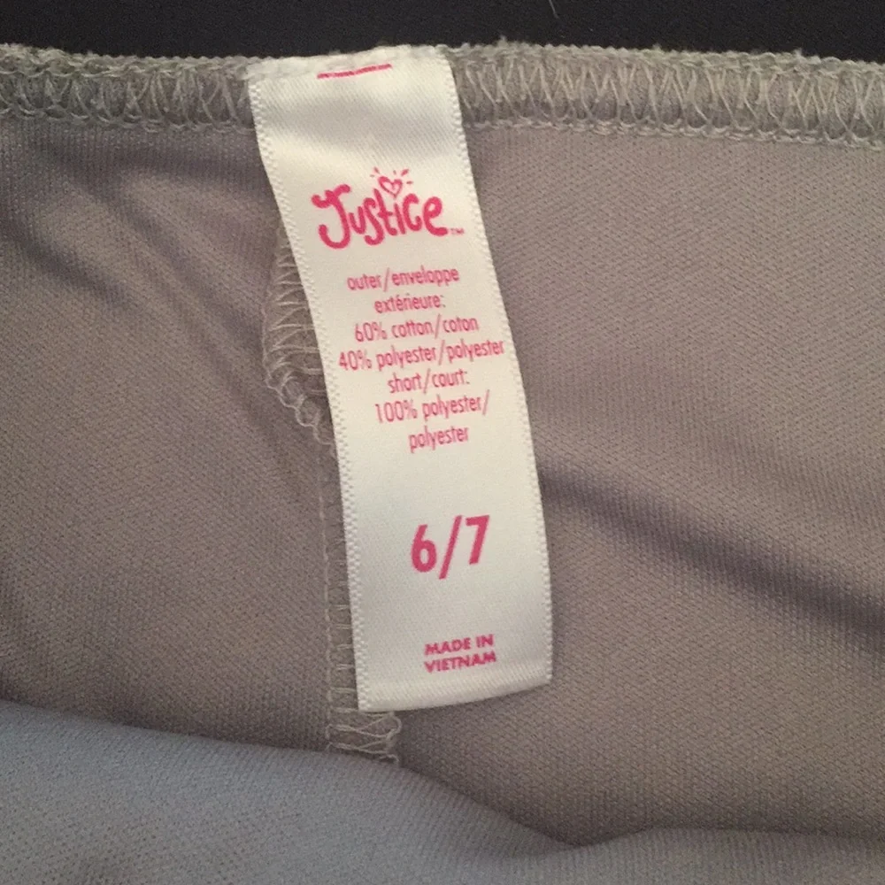 Justice skort grey with sequins star size 6/7